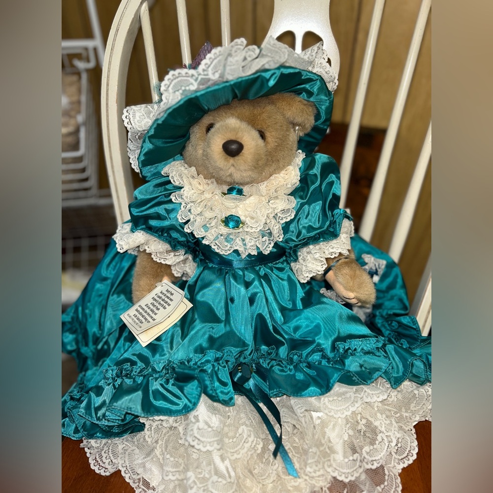 Bearly People collectible teddy bear